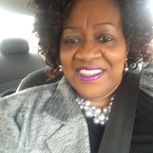 Meet your Posher, Loretta